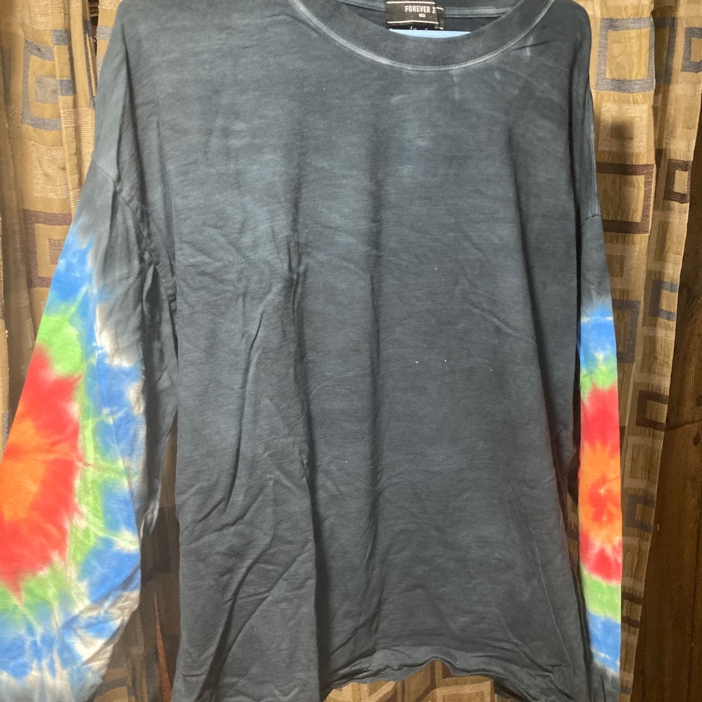 Tye dye sleeved shirt